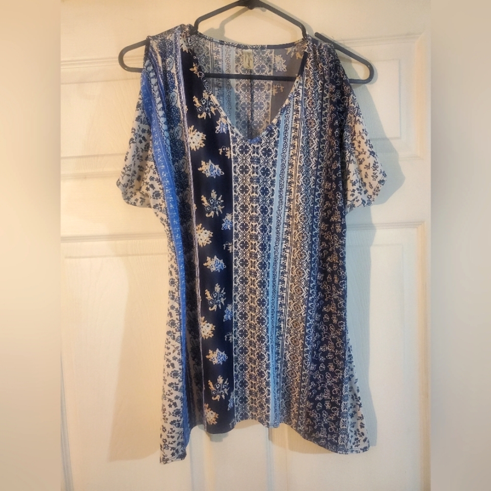 PerSeption Concept Navy and White Patterned Blouse